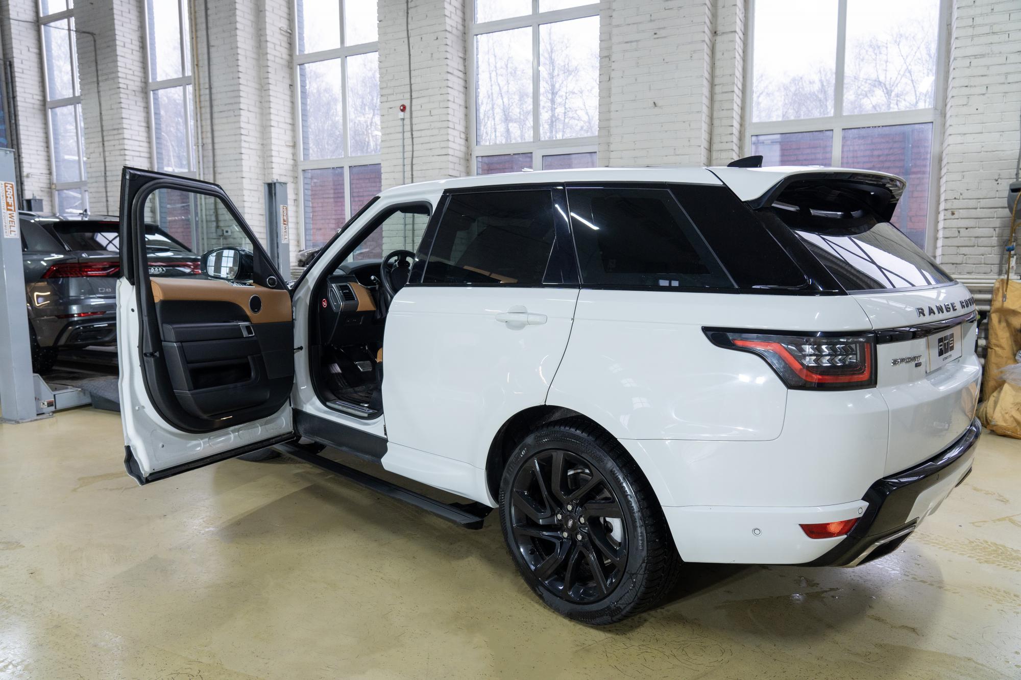 Выдвижные электропороги ATS на Range Rover Sport (2017-2022) | Компания ATS-Tuning