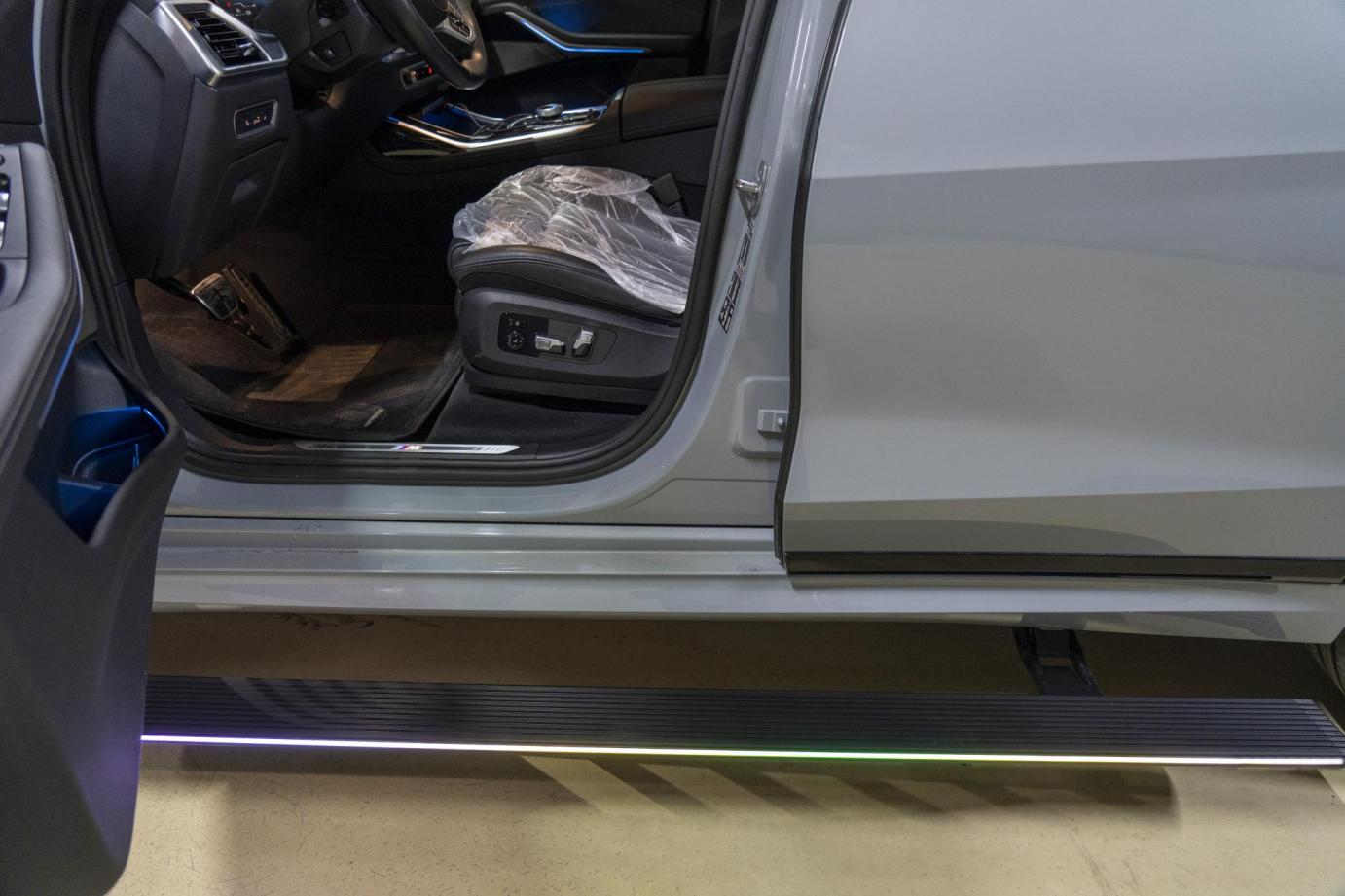 Пороги электрические ATS BMW X7  G07 с LED подсветкой (2018-2024) | Компания ATS-Tuning