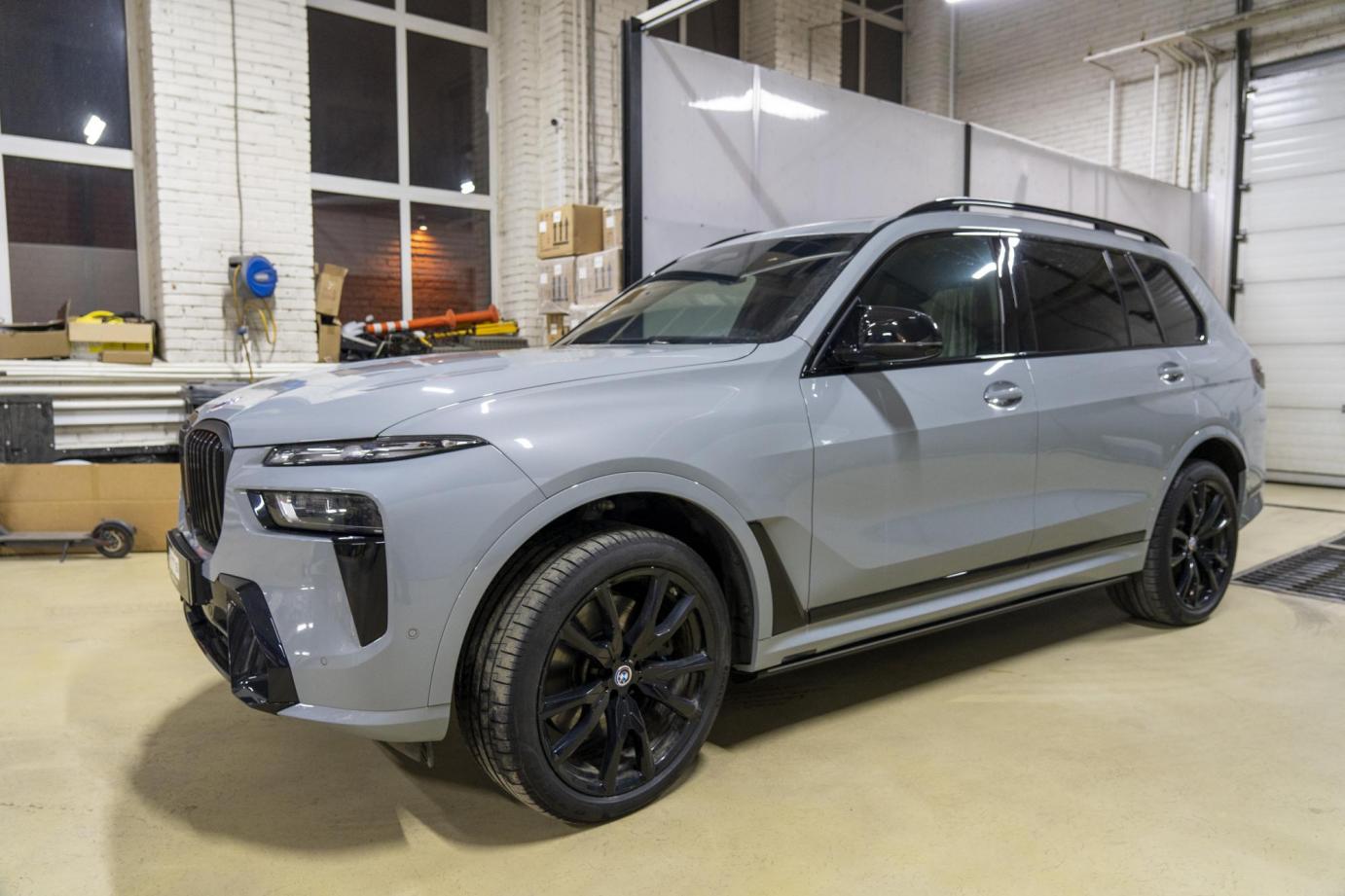 Пороги электрические ATS BMW X7  G07 с LED подсветкой (2018-2024) | Компания ATS-Tuning
